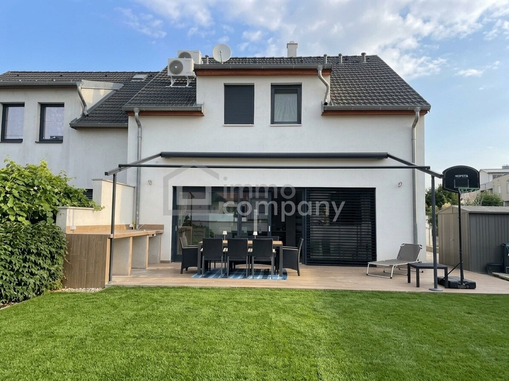 Urlaubsgefühl inklusive: Neuwertiges 6-Zi-Einfamilienhaus direkt beim Neusiedler See mit Terrasse & Klimaanlage! – Foto 2