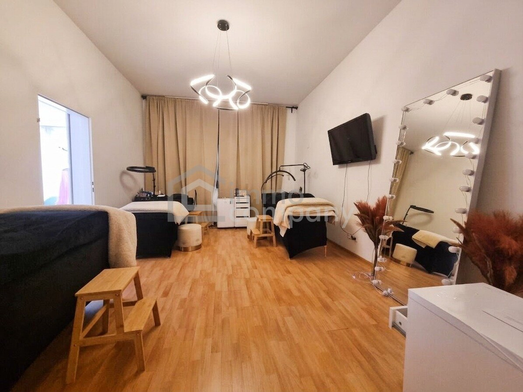 Nutzen Sie diese Gelegenheit!! CHARMANTES GEWERBELOKAL MIT GALERIE | 77 + 21 m² | 3 EINGÄNGE | U4 – Foto 2