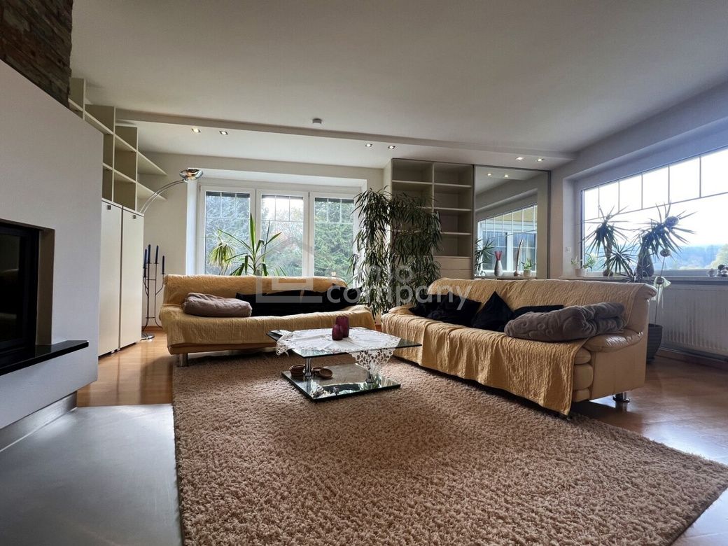 Top-renovierter Wohntraum mit 2000 m² Gartenparadies,Teich und Bachlauf – Foto 2