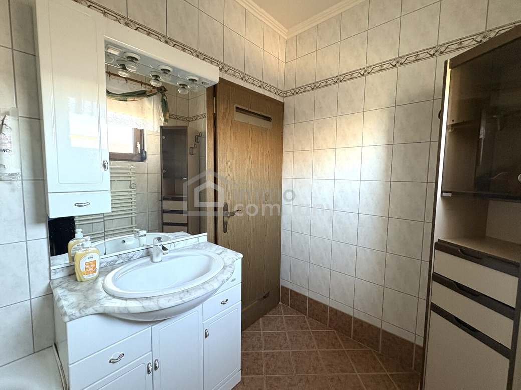Einfamilienhaus mit Garten, Pool & Garage in Laa an der Thaya! – Foto 8