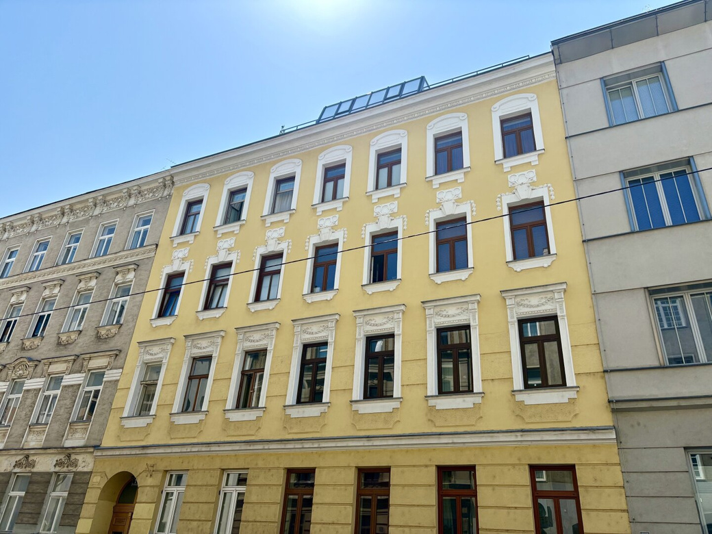 ZUM VERLIEBEN! - TRAUMHAFT SANIERTE 3-ZIMMER-WOHNUNG IM STILALTBAU, BALKON IN DEN LAUSCHIGEN INNENHOF MÖGLICH – Foto 3