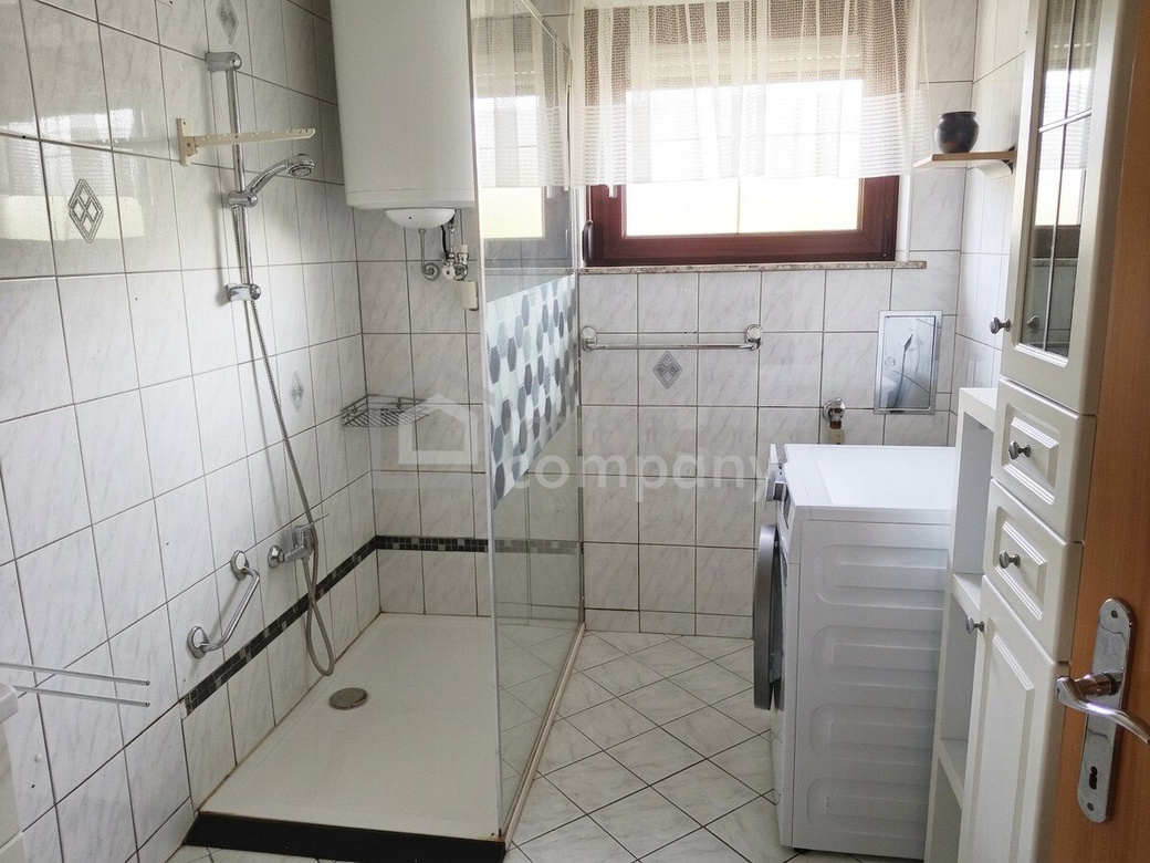 Charmanter Bungalow in Theresienfeld, 4 Zimmer, Garten, Terrasse, Garage – Foto 6