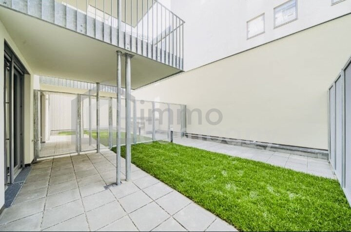Schöne und moderne Wohnung mit eigenem Garten 25 m2 und Terrasse 12 m2! 15. Bezirk. U3 und U6! – Foto 1