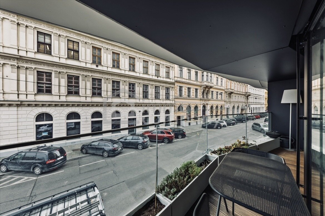 Stilvolle Wohnung im elitärsten Gebäude im Zentrum von Wien! 1. Bezirk. U1 und U2 – Foto 1