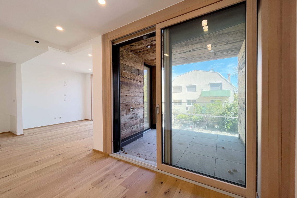 Optimaler Grundriss! 3 Zimmerwohnung mit Loggia, bodentiefen Fenstern und eleganter Ausstattung! – Foto 2