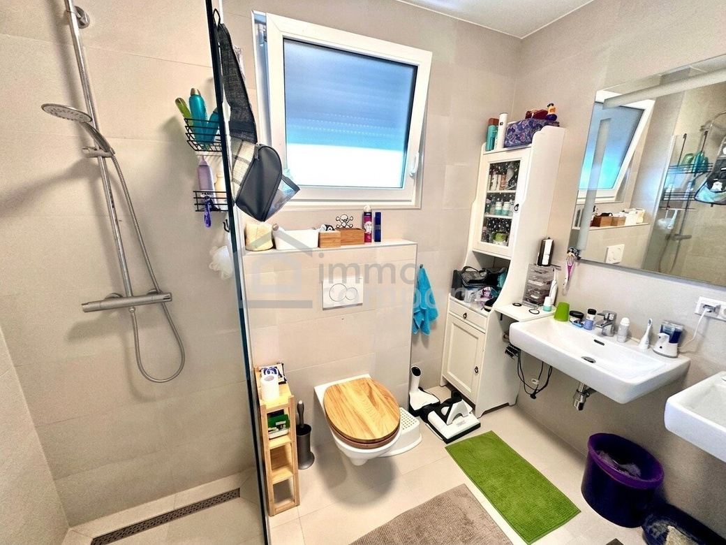 Große Doppelhaushälfte 174m², 6 Zimmer, Garten, Terrasse, Parkplatz – 1230 Wien, 580.000€ – Foto 10