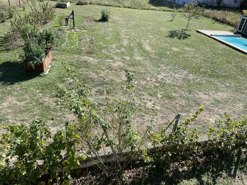 Das Badevergnügen ist schon da! 765 m² Baugrundstück mit Pool und Burgblick in Seebenstein – Foto 1