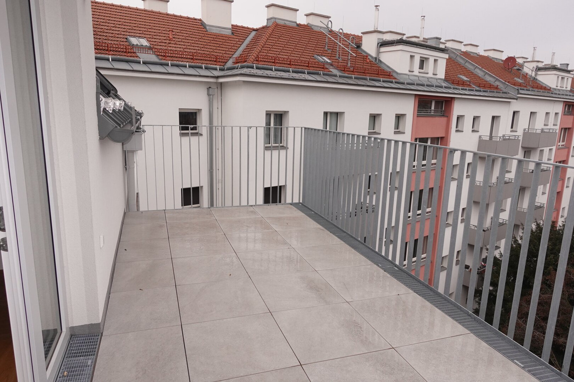 ERSTBEZUG 3 Zimmer DG-Balkon-Neubauwohnung – Foto 4