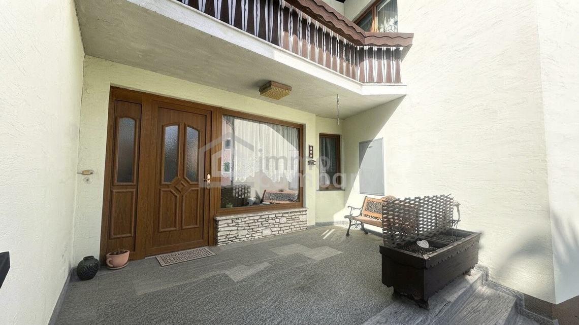Preisreduktion! Liebevoll renoviertes Haus mit großen, hellen Räumen und sonniger Dachterrasse – Foto 3