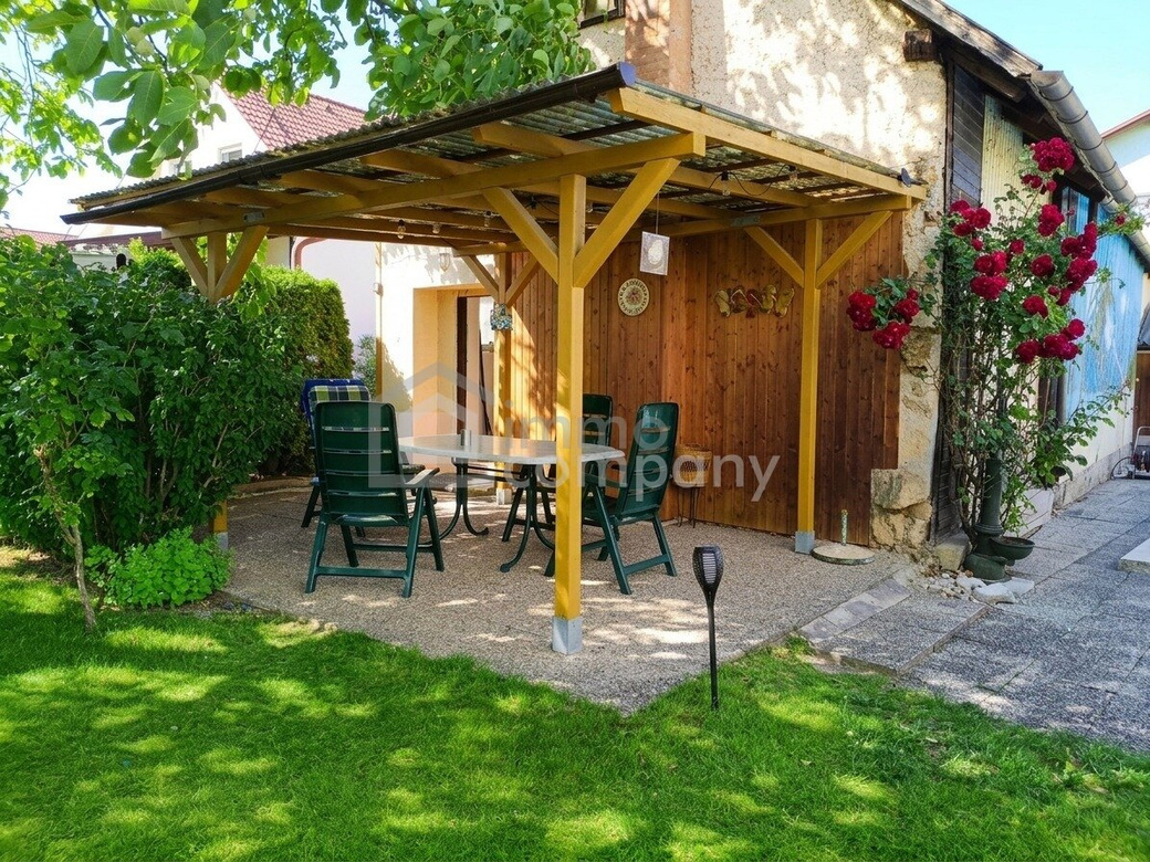 Einfamilienhaus mit Pool, Sauna und Nebengebäude – Foto 6