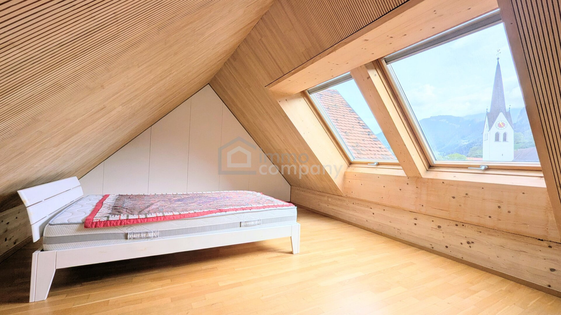 Exklusive 119m² Loft-Dachbodenwohnung mit Lift, Panoramablick & Parkplatz – Foto 7