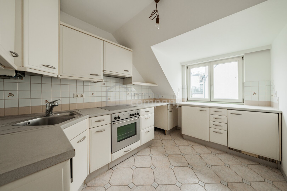 Potential - Altbaucharmante Familienvilla mit 9 Zimmern auf 3 Ebenen in Grinzinger Best Lage – Foto 9