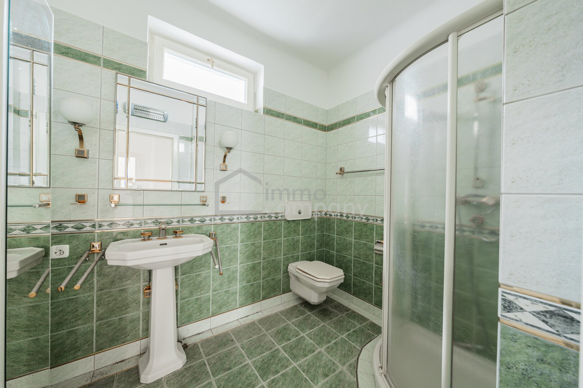 Potential - Altbaucharmante Familienvilla mit 9 Zimmern auf 3 Ebenen in Grinzinger Best Lage – Foto 6
