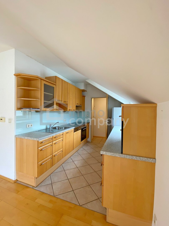 4-Zimmer-Wohnung in Krems mit Balkon, Garage, großen Kellerabteil und Fußbodenheizung mit Ausblick auf Stift Göttweig – Foto 4