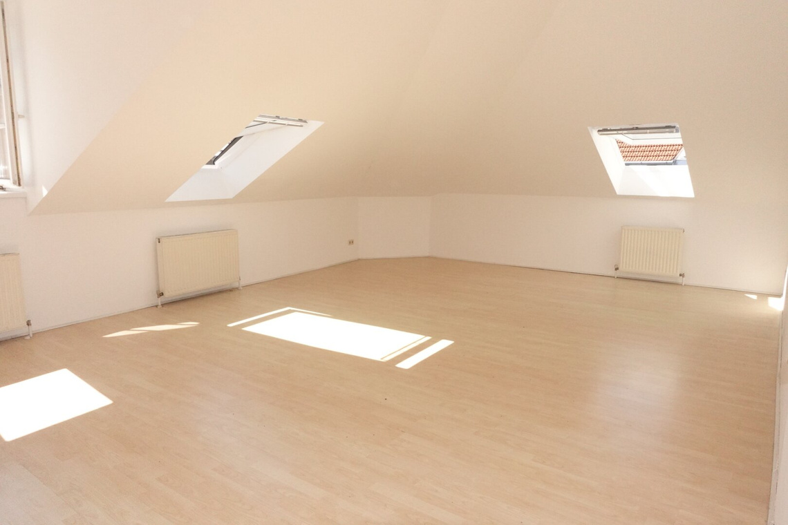 Überraschend großzügig: 62 m² Garconniere mit separater Küche - GLEICH BEI U3 KARDINAL-NAGL-PLATZ – Foto 1