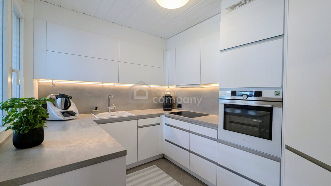 Hochwertig renovierte 4-Zimmer-Dachgeschosswohnung mit Bergblick in Vandans | 88m² Wfl. | 1 Garagenstellplatz & 1 Außenstellplatz | ruhige Sackgassenlage – Foto 4