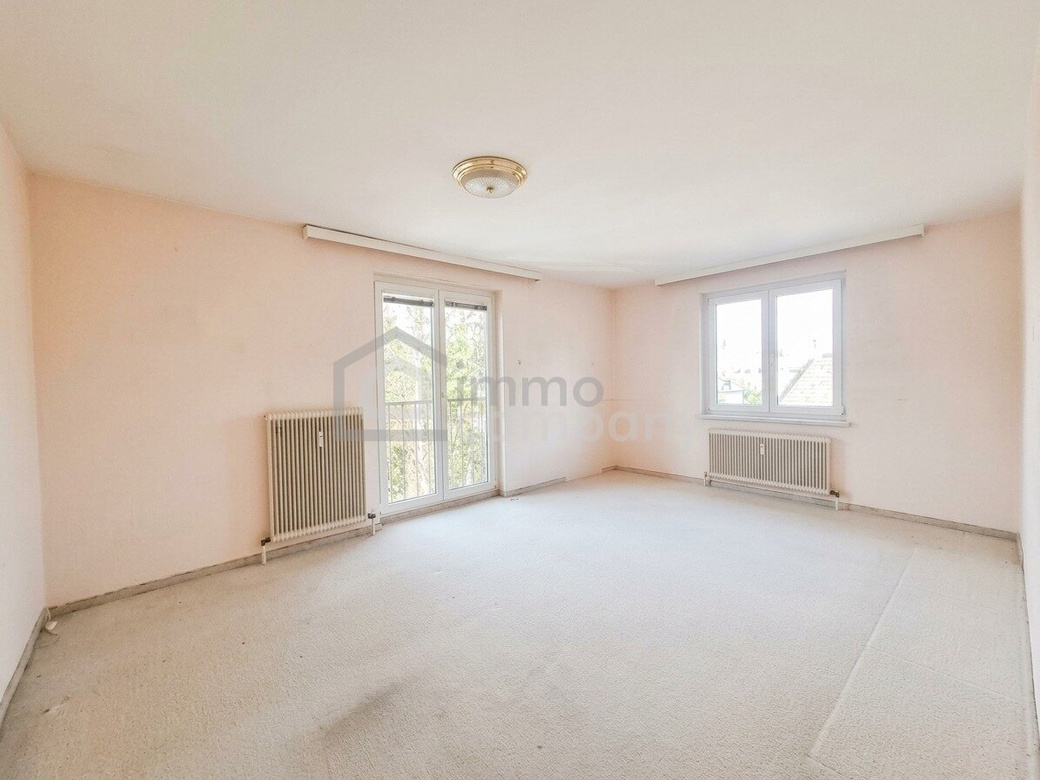 DAS SIND SCHÖNE AUSSICHTEN!! Ruhig gelegene, lichtdurchflutete FAMILIENWOHNUNG in TOP-LAGE – Foto 3