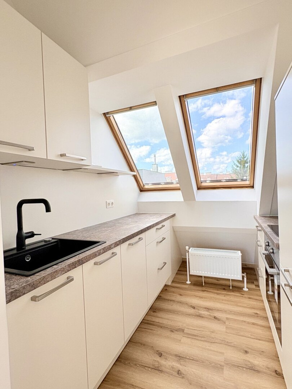 WUNDERSCHÖNE DG-WOHNUNG MIT TRAUMBAD, TERRASSE UND KLIMAANLAGE – Foto 11