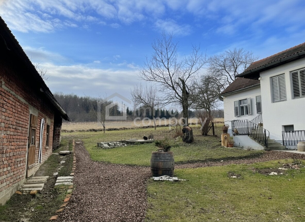 Schönes Bauernhaus mit Nebengebäuden für Selbstversorger – Foto 2