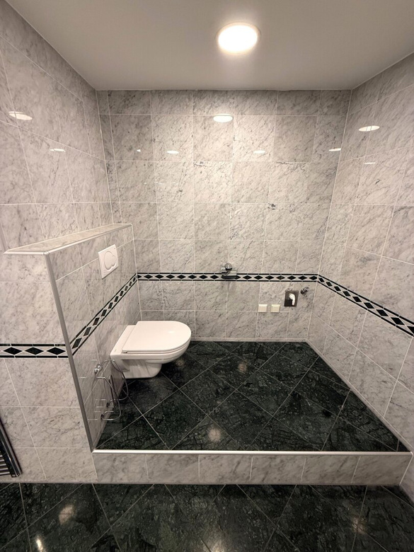 KEINE SCHRÄGEN !!! - Die Wohnfläche ist voll nutzbar  + 1 Gartenterrasse (ca. 100 m²) + 5 Terrassen (ca. 50 m²)  + 1 Garagenplatz im Eigentum – Foto 12