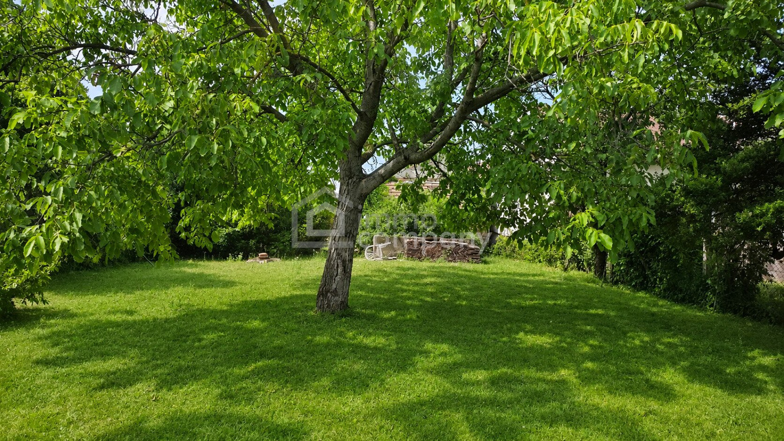Renovierungsbedürftiges Haus mit zwei Wohneinheiten und viel Lagerfläche zu verkaufen! – Foto 3