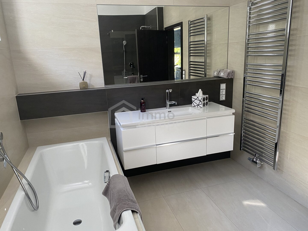 Hochwertige Luxusvilla in bestem Bauzustand – Foto 9