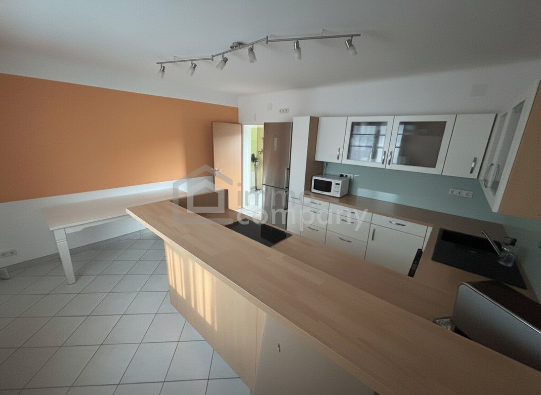 Wohnkomfort! Saniertes & Modernisiertes Einfamilienhaus auf Doppelgrundstück in Lassee, mit Garten, Carport & Salzwasserpool! – Foto 3