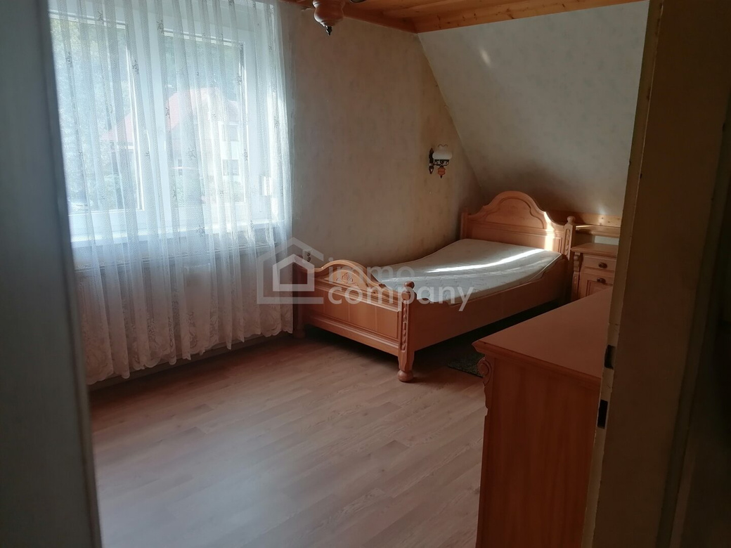 Charmantes Einfamilienhaus mit Garage, Werkstatt & großem Nebengebäude in Gloggnitz – Foto 4