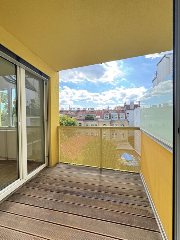ZUM VERLIEBEN! ENTZÜCKENDE HOFSEITIGE 2-ZIMMER-WOHNUNG IM 3. LIFTSTOCK MIT BALKON - U3-NÄHE – Foto 5