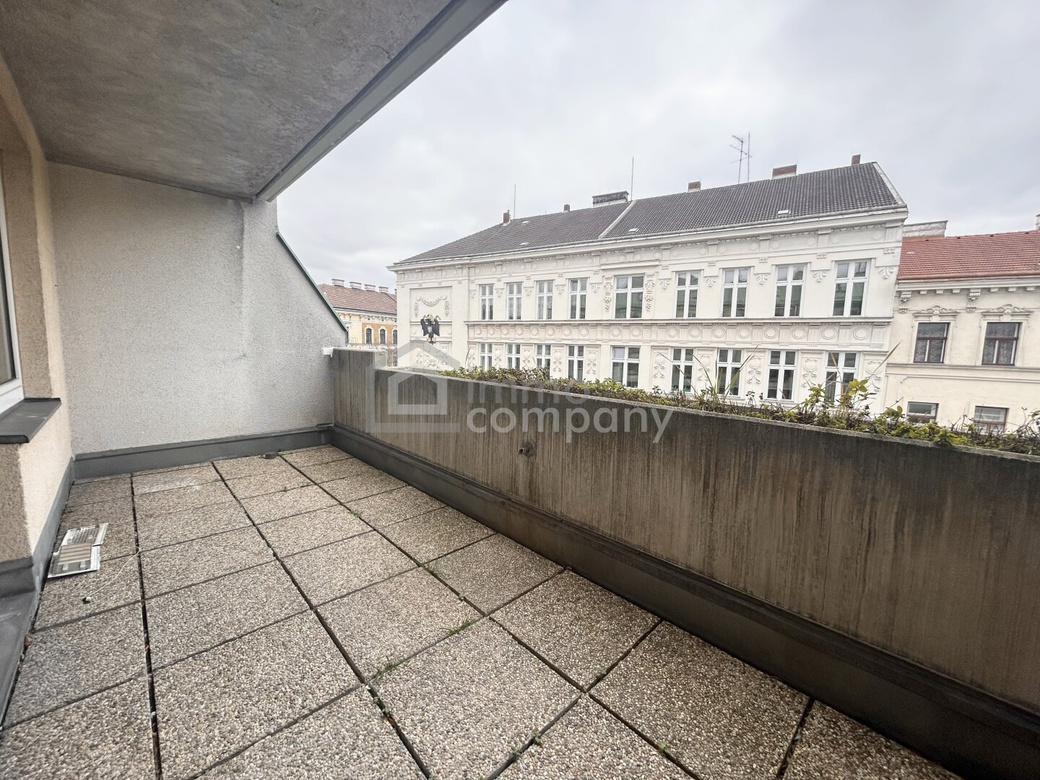 Stilvolles Wohnen mit Doppelbalkon in zentraler Lage – Foto 7