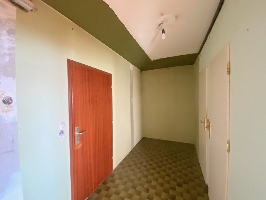 HERRLICHER FERNBLICK vom 7. STOCK! Wohnung mit LOGGIA zu SANIEREN! – Foto 10