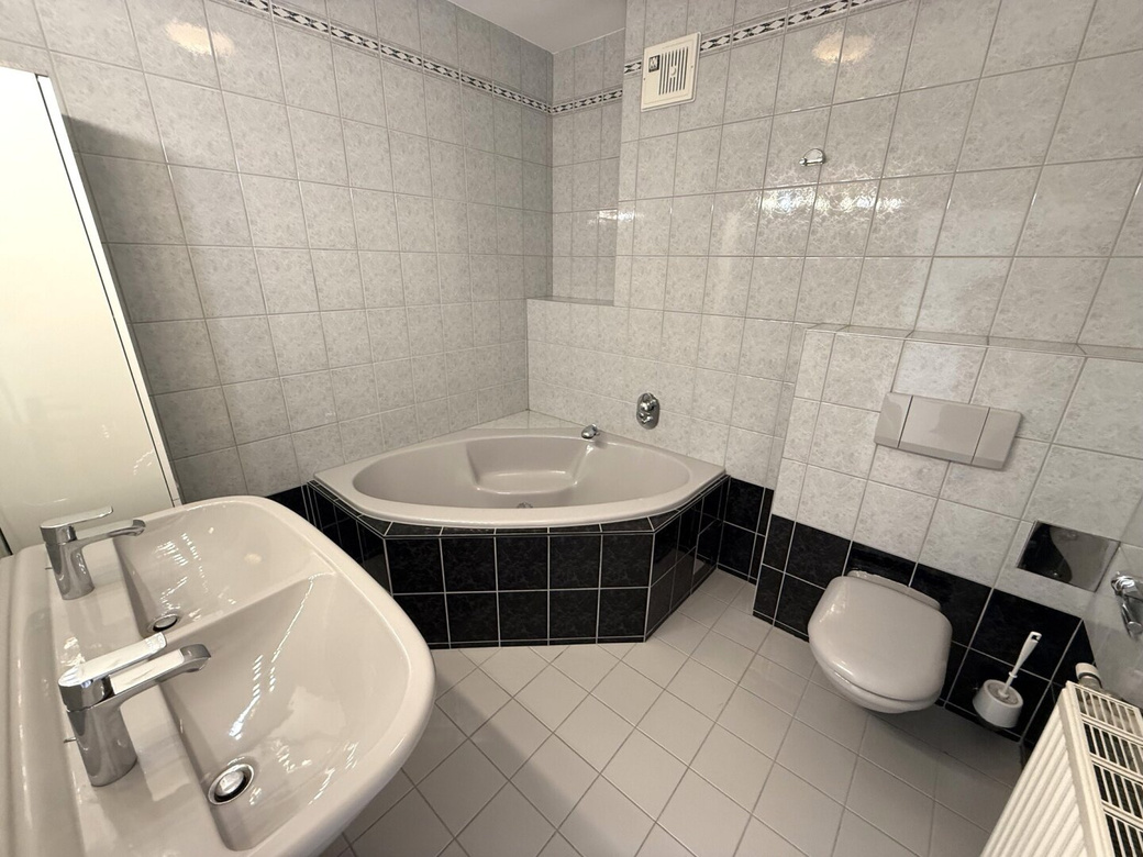4 Zimmer Maisonetten-Wohnung auf 3 Ebenen in der Straßergasse – Foto 8
