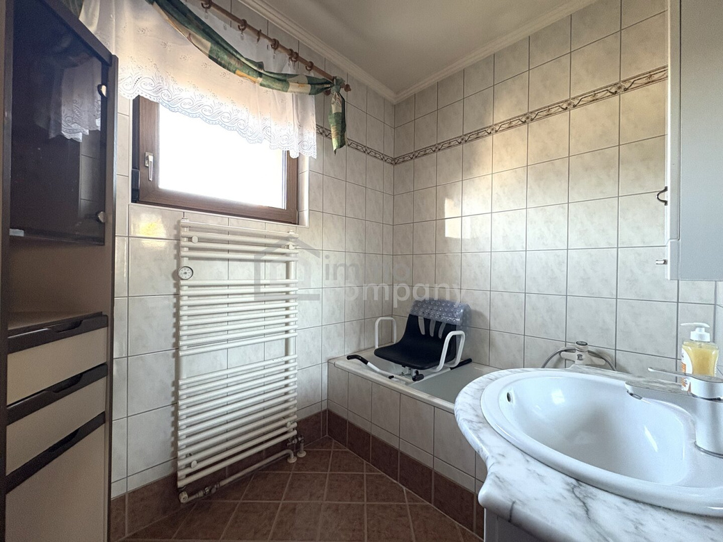 Einfamilienhaus mit Garten, Pool & Garage in Laa an der Thaya! – Foto 7