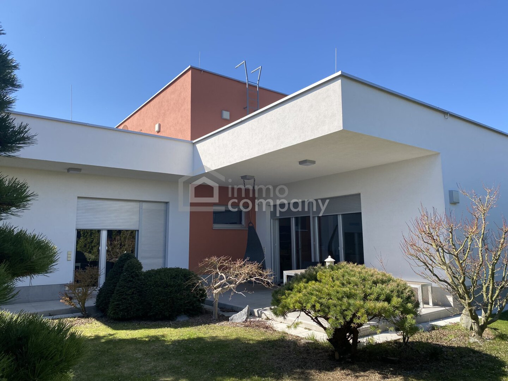 Hochwertige Luxusvilla in bestem Bauzustand – Foto 1