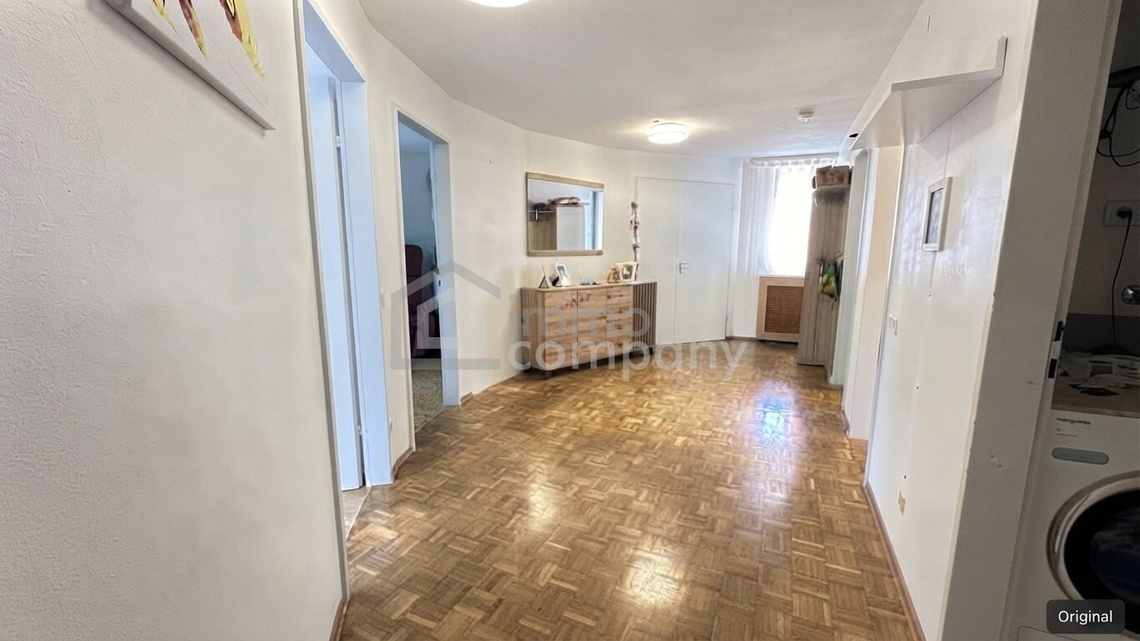Götzis - Helle Eigentumswohnung im obersten von drei Stockwerken, 3 Zimmer, Loggia mit Glasfront zum Öffnen oder Schließen, 77 m2 + 9 m2 Loggia, Gesamt 86 m2, inkl. 1 TG und 1 Kellerabteil. – Foto 8