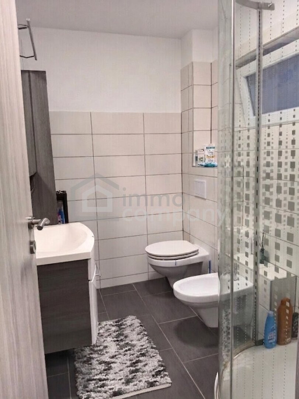Neuwertige Doppelhaushälfte in Wiener Neustadt, 4 Zimmer, Garten, Terrasse, 3 Bäder! – Foto 10