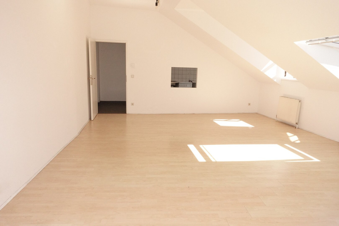 Überraschend großzügig: 62 m² Garconniere mit separater Küche - GLEICH BEI U3 KARDINAL-NAGL-PLATZ – Foto 2
