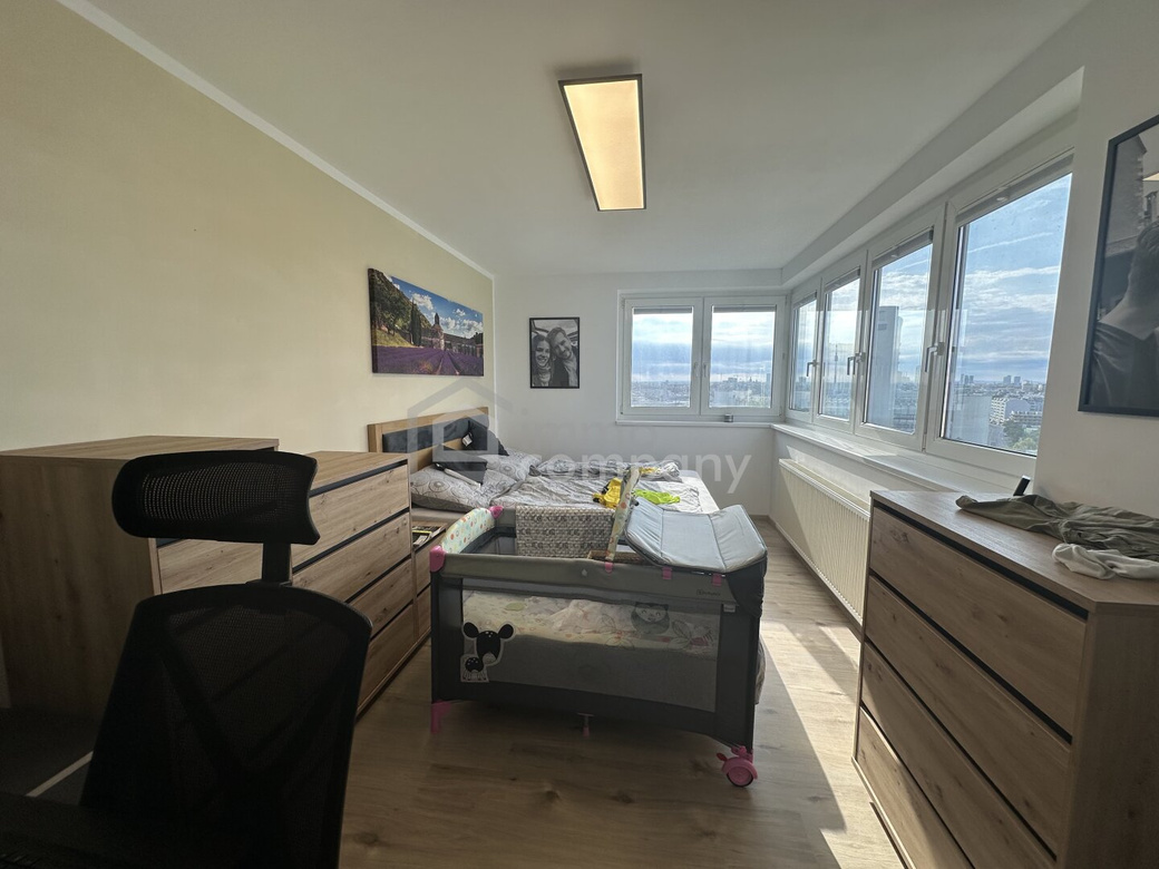 Skyline-Living im 20. Bezirk – 13. Stock, Panoramablick & Garage“ – Foto 7