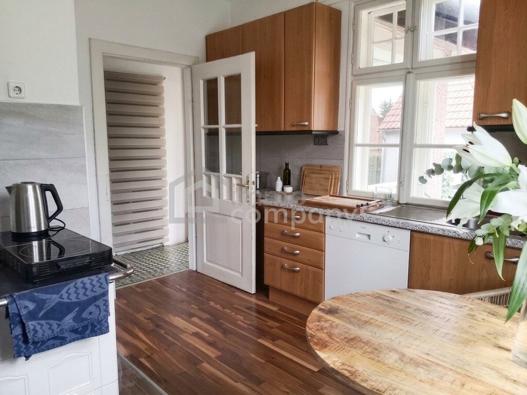Charmantes  Einfamilienhaus mit wunderschön angelegtem Garten – Foto 3