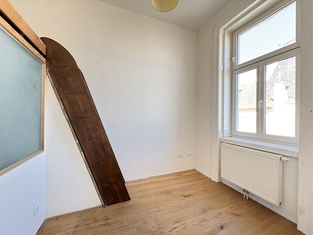 SANIERUNGSBEDÜRFTIGE 2-ZIMMER-WOHNUNG IM STILALTBAU NÄHE BOTANISCHER GARTEN – Foto 6