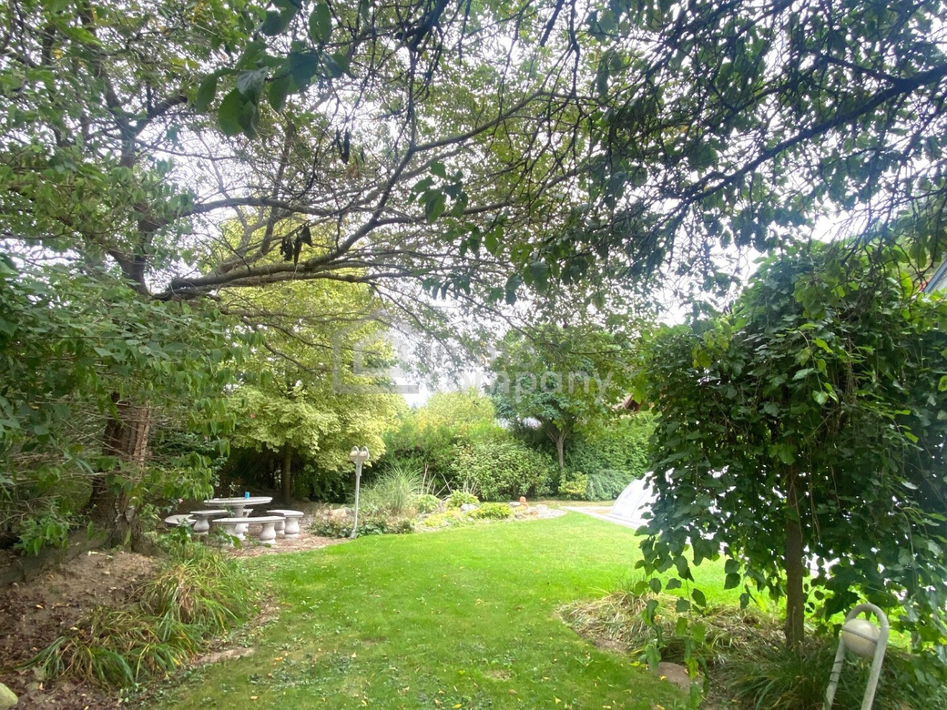 Topgepflegtes Einfamilienhaus mit Pool, Sauna, großzügiger Terrasse sowie Garage und Carport – Foto 5