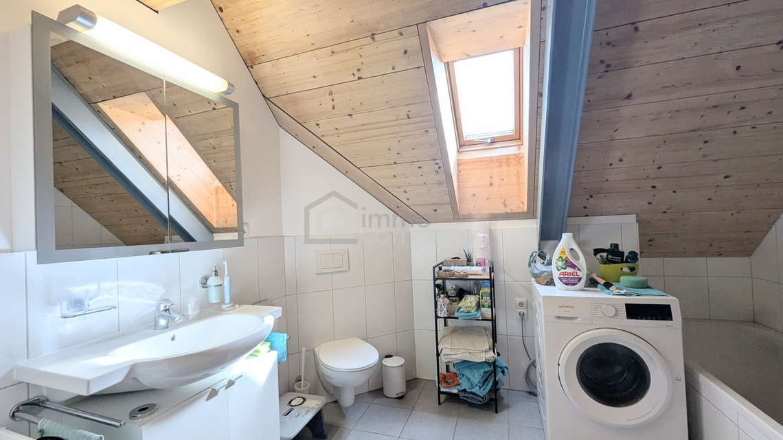 Exklusive 119m² Loft-Dachbodenwohnung mit Lift, Panoramablick & Parkplatz – Foto 9