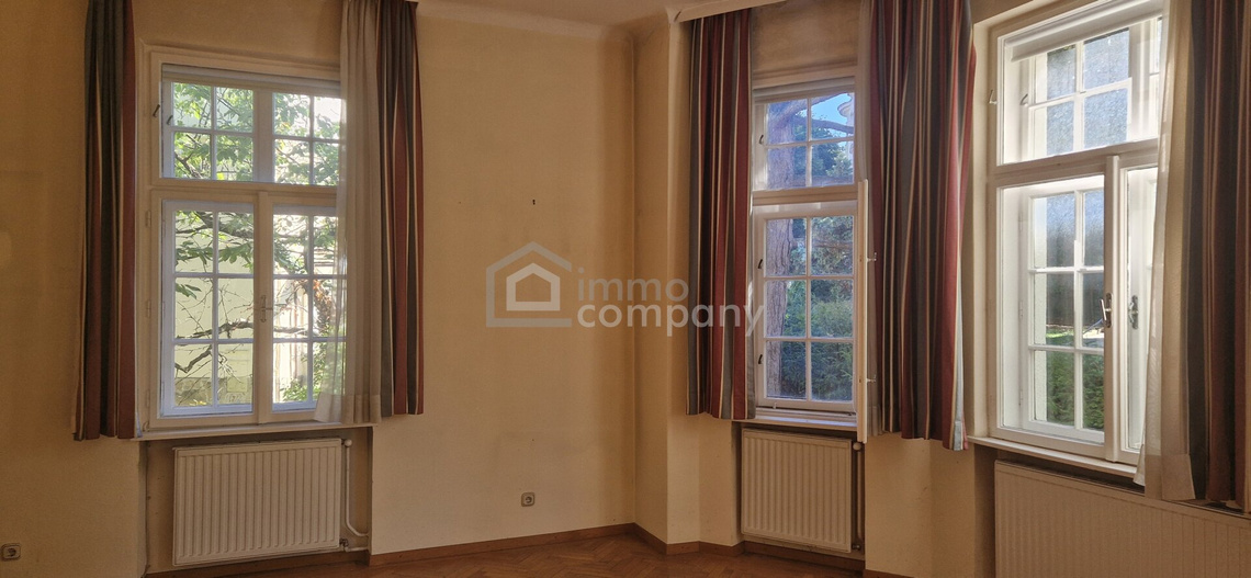 Sanierungsbedürftiges Villenprojekt im Gersthofer Cottage – Foto 2