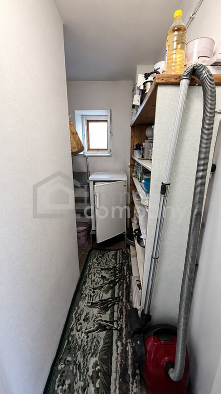 Renovierungsbedürftiges Haus mit zwei Wohneinheiten und viel Lagerfläche zu verkaufen! – Foto 8