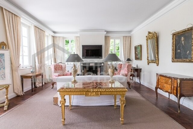 diese Villa-  ein perfektes Refugium für Menschen, mit höchstem Wohnanspruch, in privater Umgebung. – Foto 8