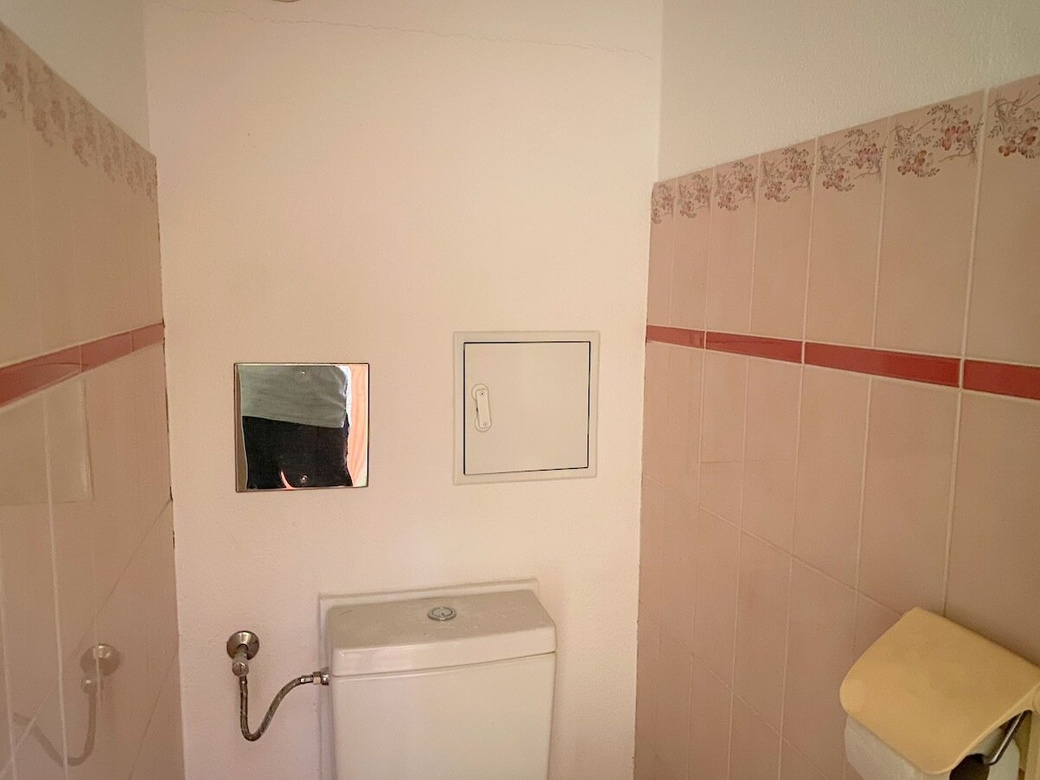 HERRLICHER FERNBLICK vom 7. STOCK! Wohnung mit LOGGIA zu SANIEREN! – Foto 8