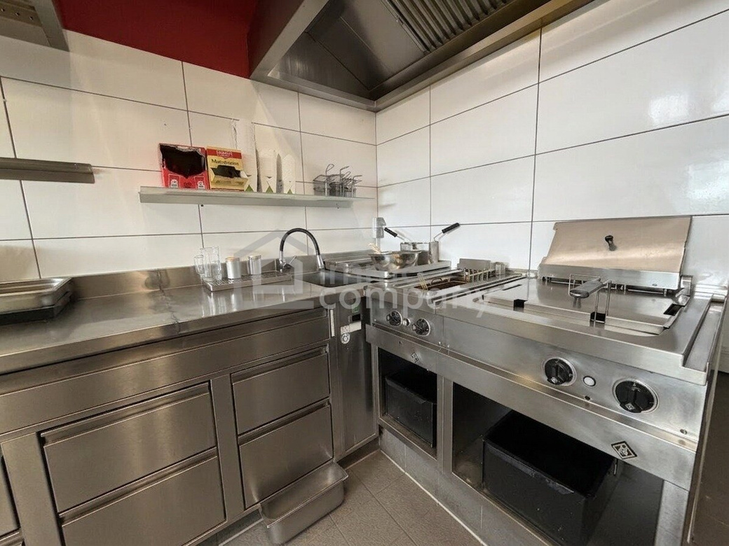 GASTROLOKAL VOR DEM K.J.-PLATZ - GERINGE PACHT! – Foto 4