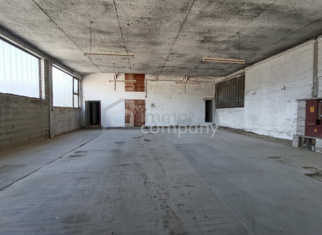 Viel Platz und noch mehr Möglichkeiten, Gewerbeobjekt im Bauen-Kernzone-Gebiet – Foto 5