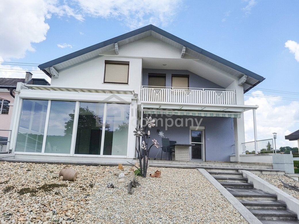 Modernes Einfamilienhaus in Kemeten: 8 Zimmer, Garten, Terrasse, 2 Garagen – Top! – Foto 2