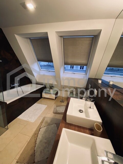 WUNDERSCHÖNES PENTHOUSE - 2 GROSSE TERRASSEN - ELITÄRES WOHNEN - 4 ZIMMER- GARAGENPLATZ  ZUR ANMIETUNG – Foto 4